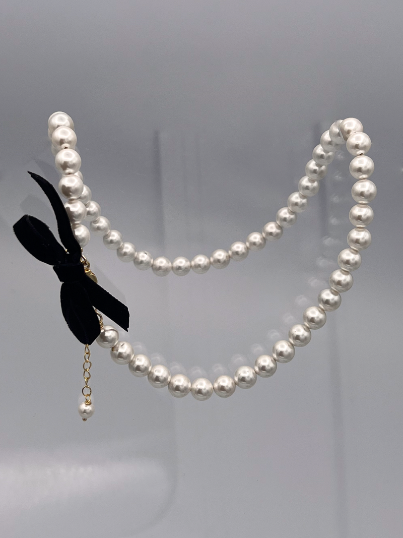 Velvet bow ball Pearl Necklace