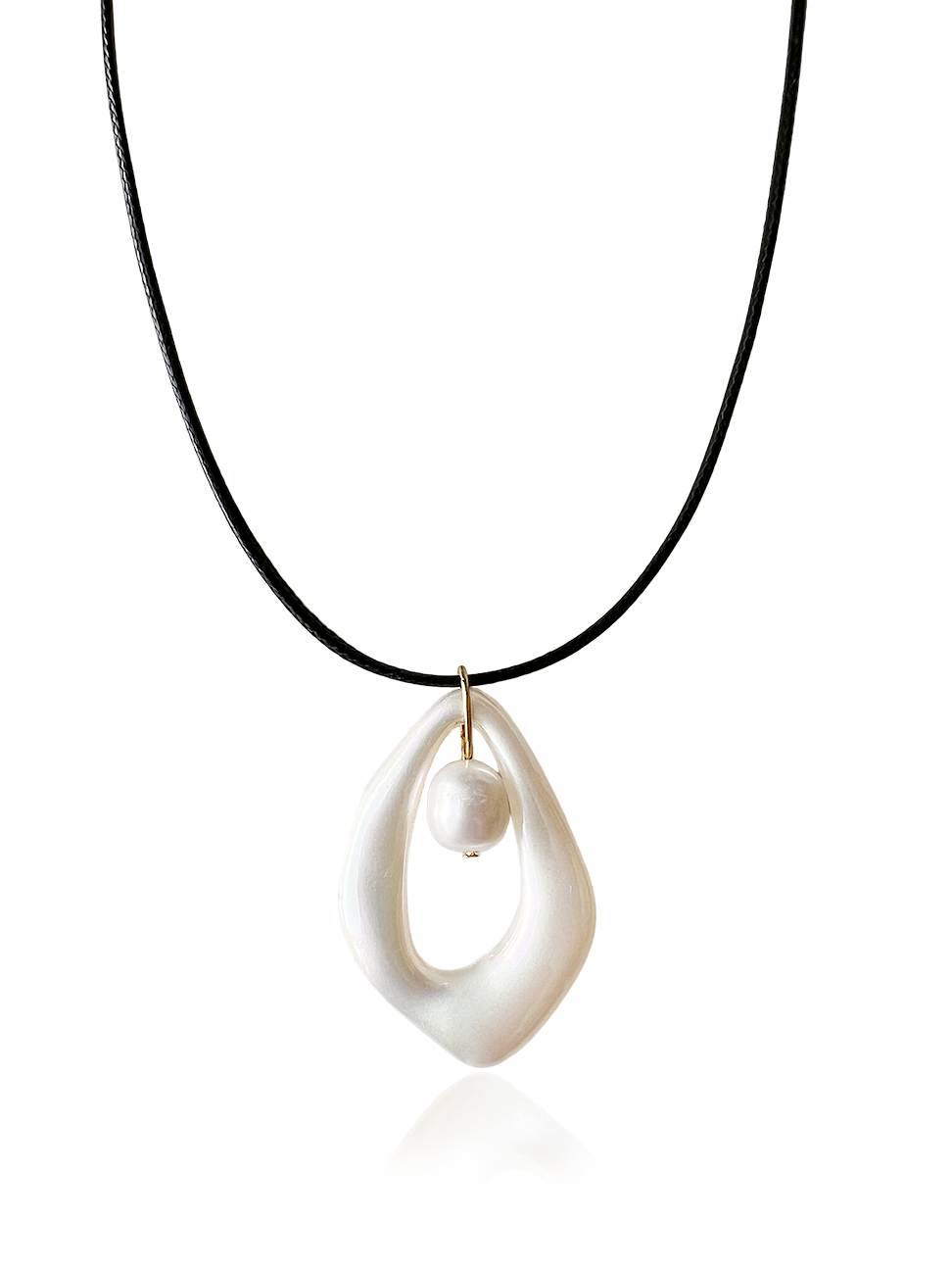Icy Pearl Necklace | Freshwater Pearl - GORGIGI